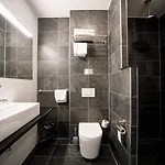 巴斯琛哥罗普酒店 3*