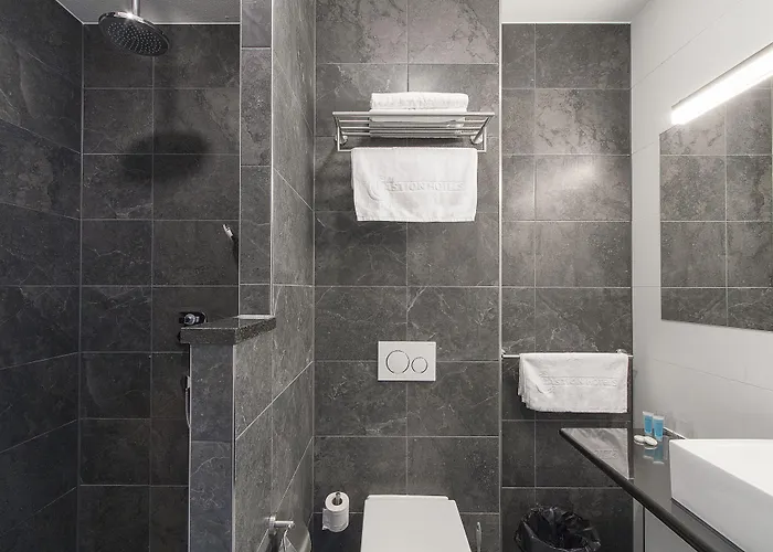 Отель Bastion 3*